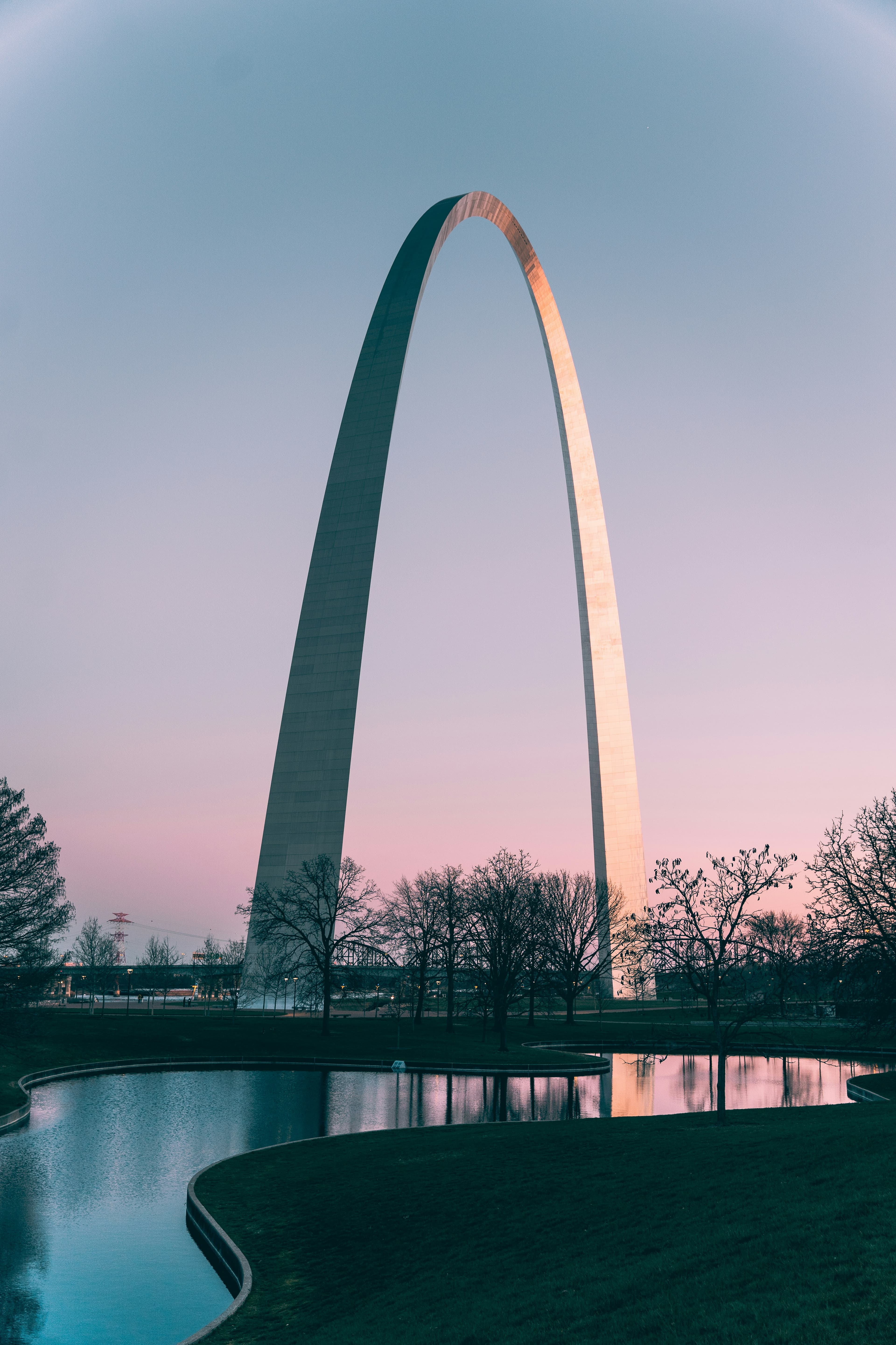 Picture of the arch in St. Louis